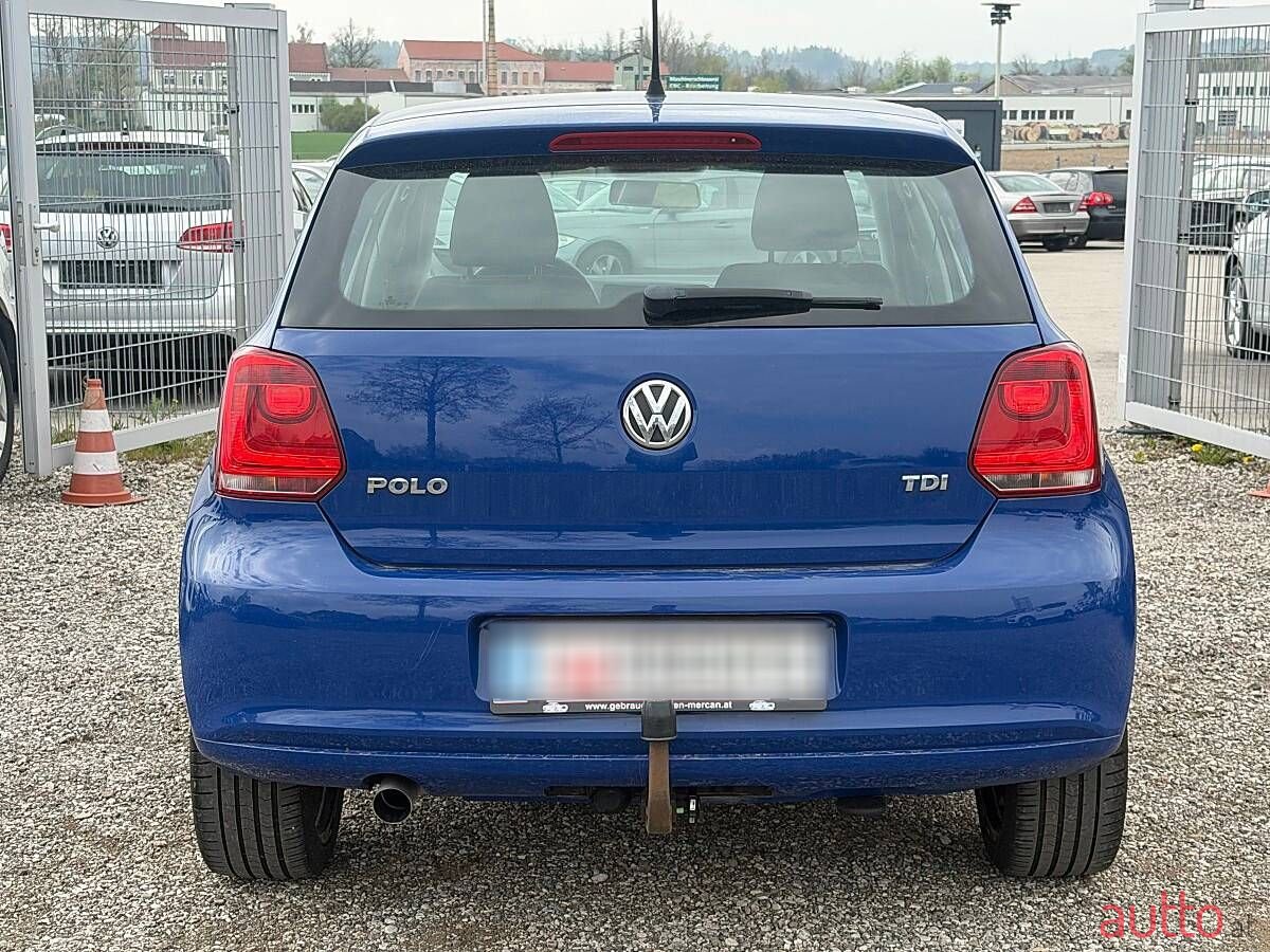 2010' Volkswagen Polo photo #5