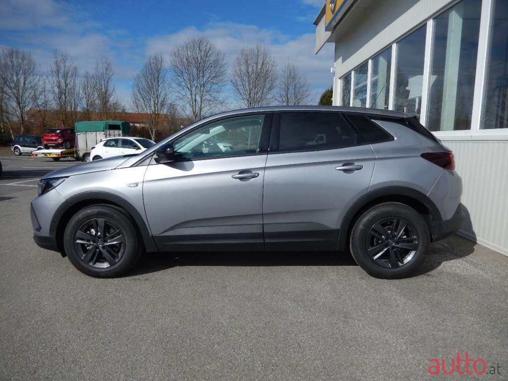 2022' Opel Grandland X photo #4