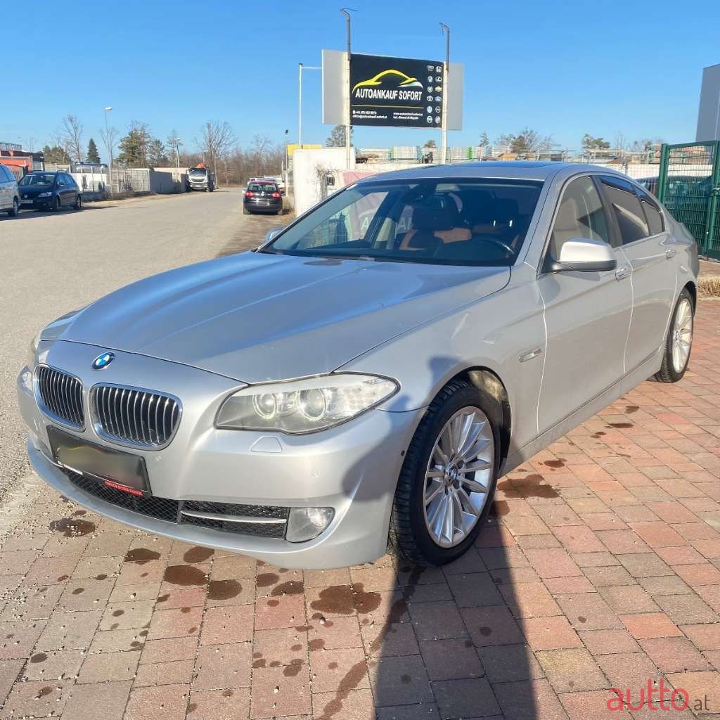 2012' BMW 5Er-Reihe photo #2