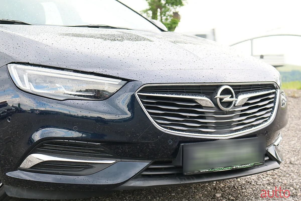 2018' Opel Insignia photo #3
