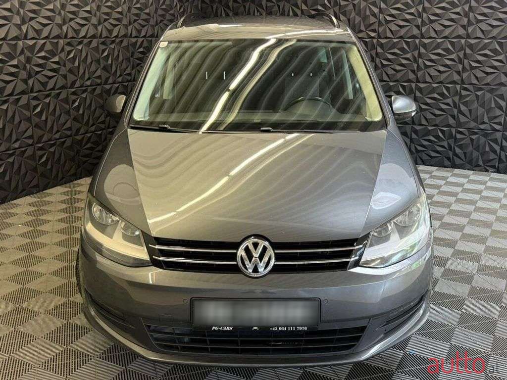 2012' Volkswagen Sharan photo #3