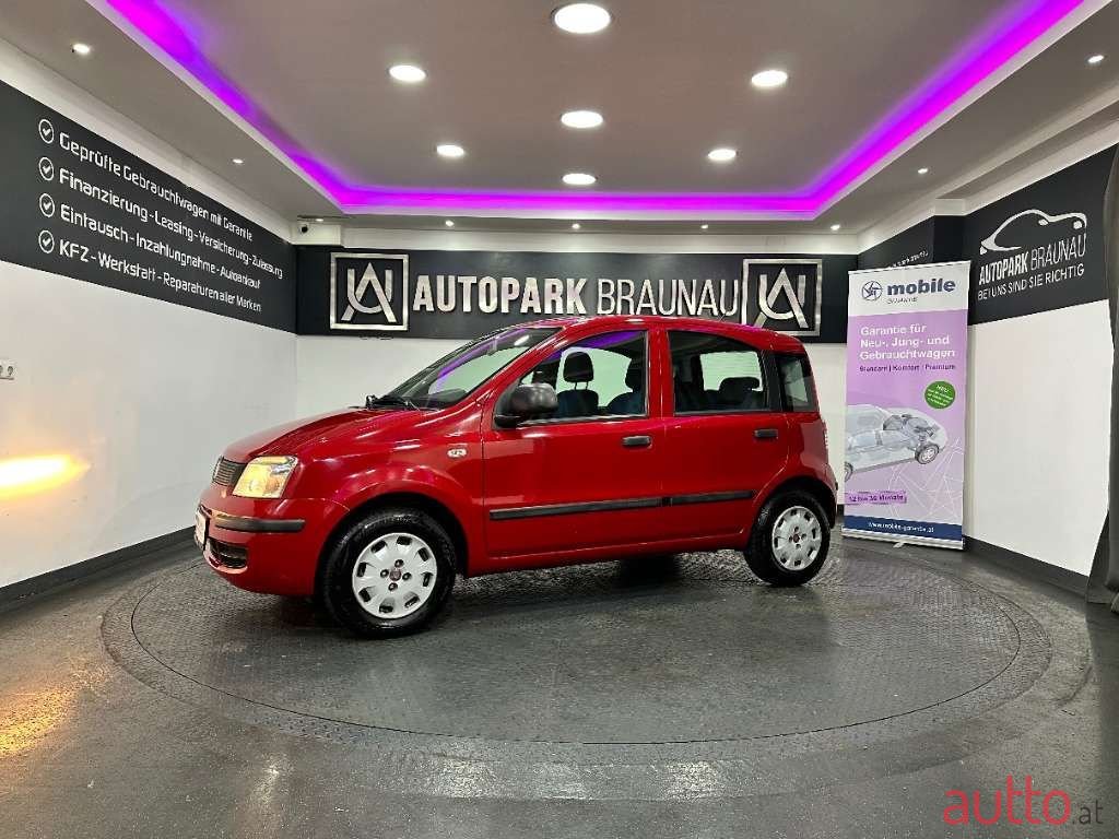 2011' Fiat Panda photo #2