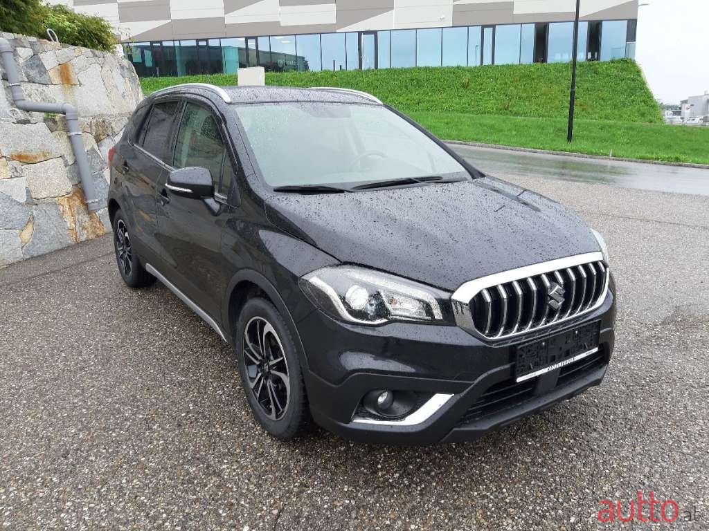 2016' Suzuki SX4 photo #3