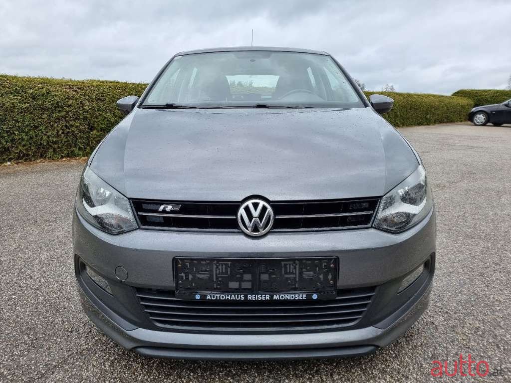 2012' Volkswagen Polo photo #2