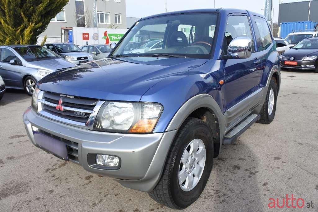 2003' Mitsubishi Pajero photo #3