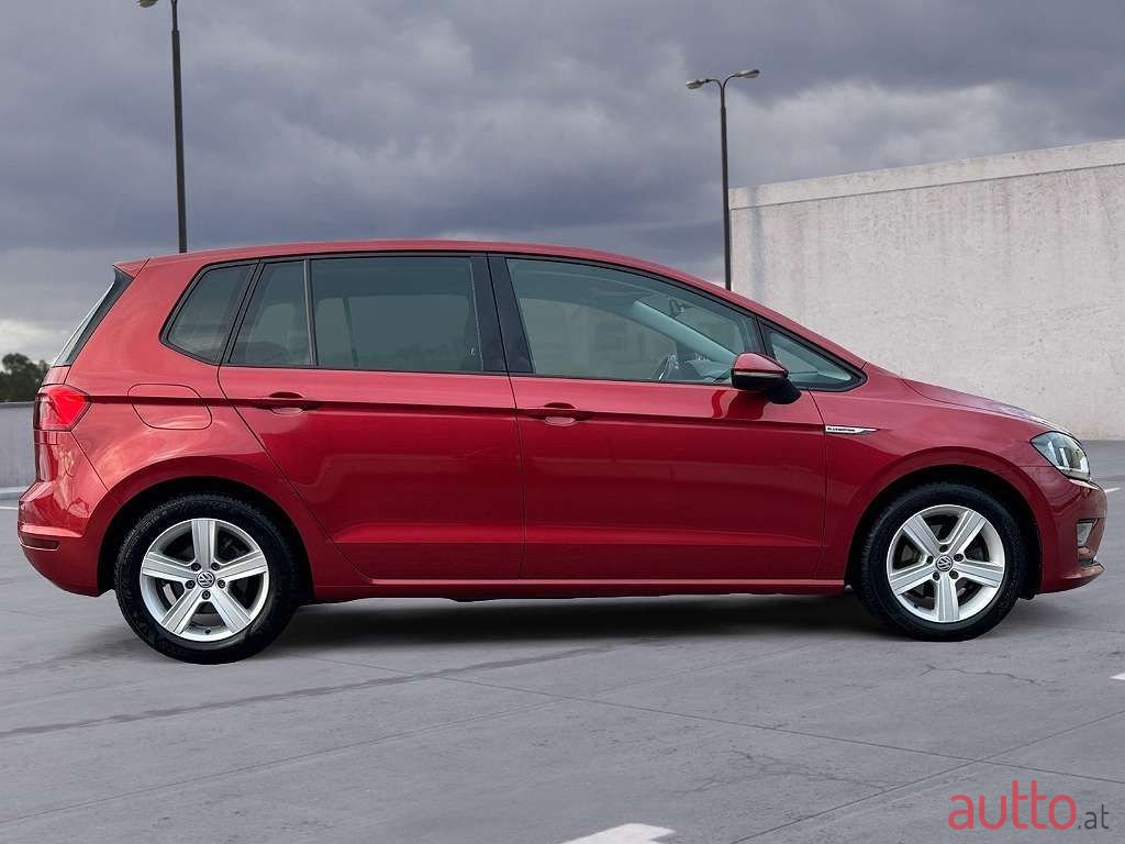 2015' Volkswagen Golf photo #6
