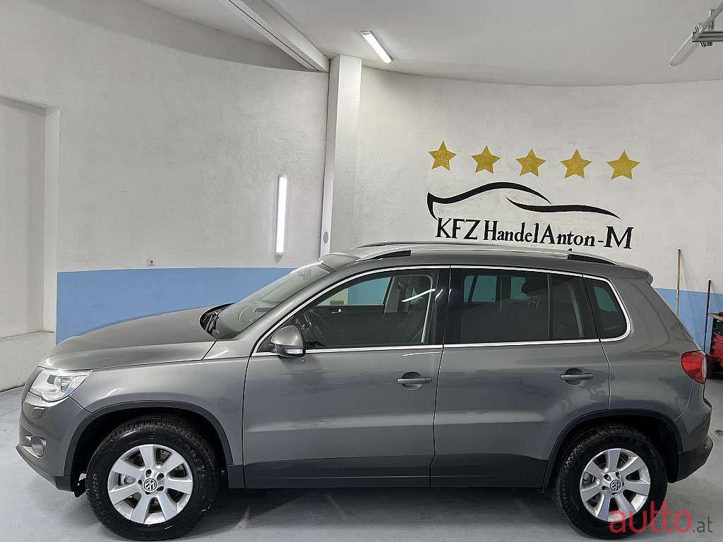 2009' Volkswagen Tiguan photo #2