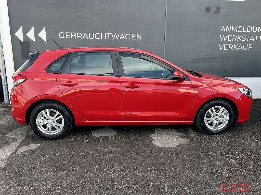 2017' Hyundai i30 photo #5