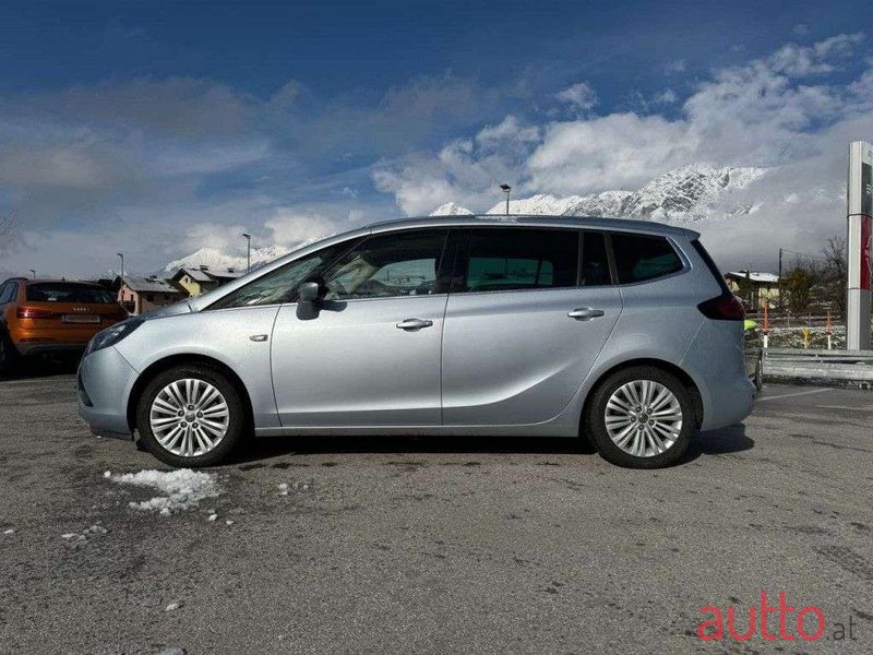 2015' Opel Zafira photo #5