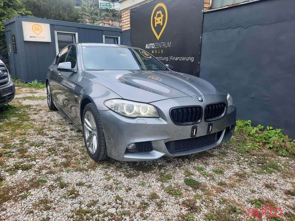 2011' BMW 5Er-Reihe photo #1