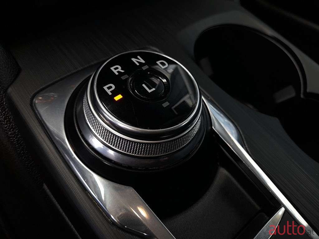 2020' Ford Focus photo #5