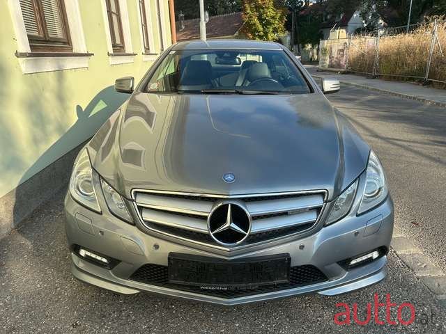 2010' Mercedes-Benz E-Klasse photo #2