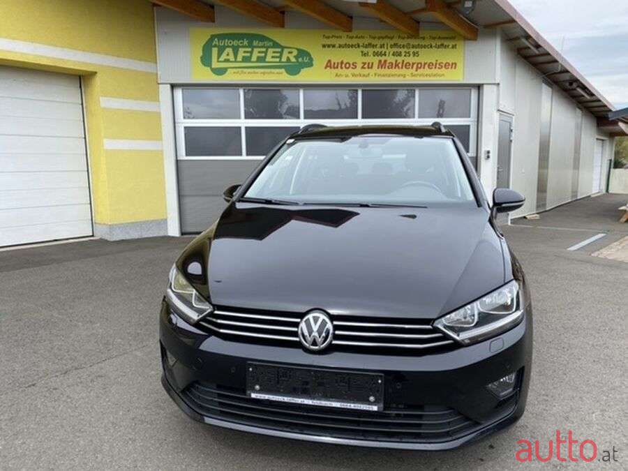 2016' Volkswagen Golf photo #3