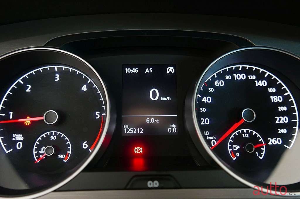 2016' Volkswagen Golf photo #5