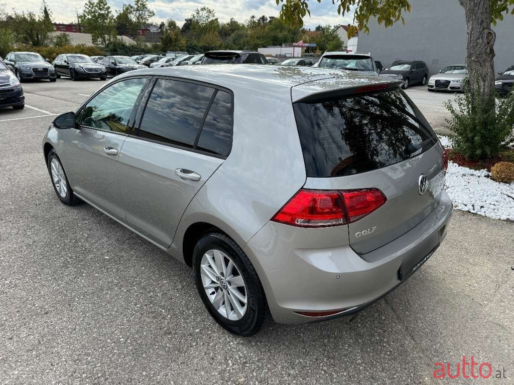 2016' Volkswagen Golf photo #4