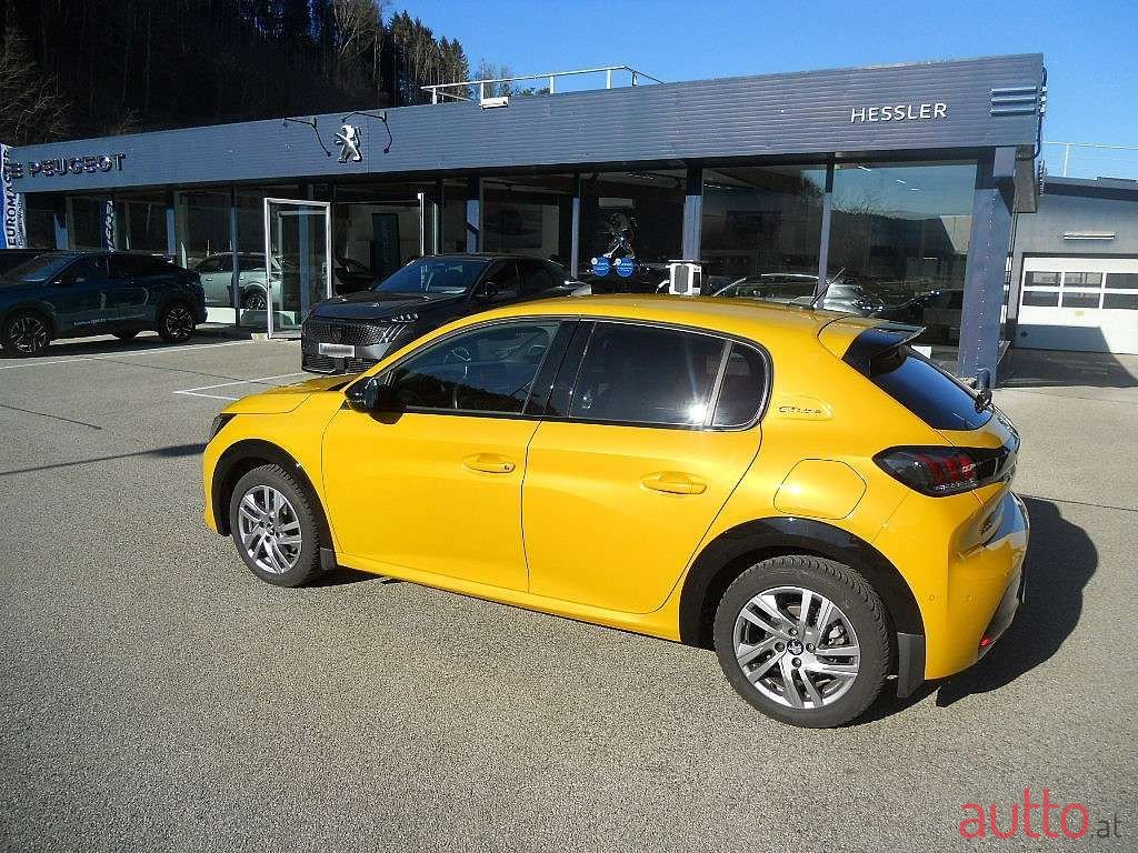 2020' Peugeot 208 photo #2