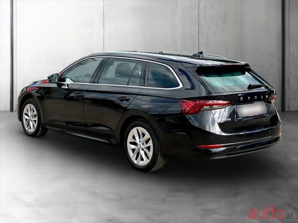2022' Skoda Octavia photo #3