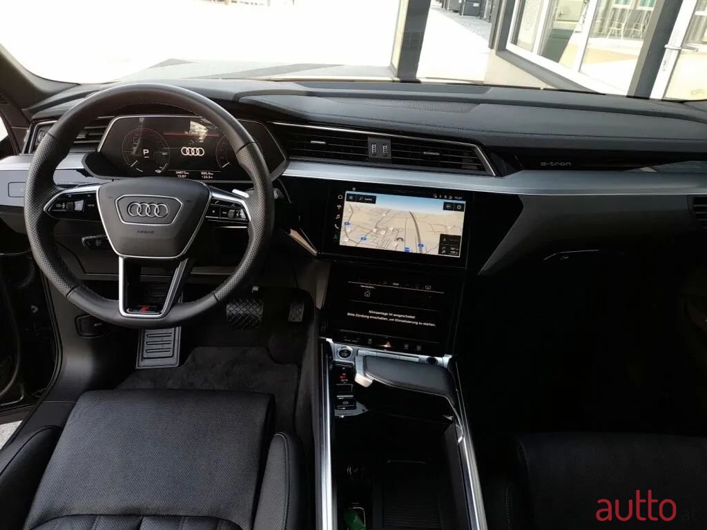 2023' Audi e-tron photo #3