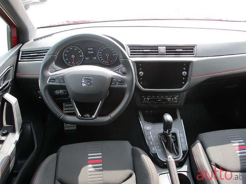 2018' SEAT Arona photo #3