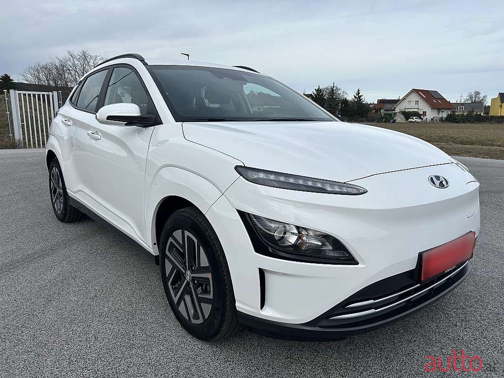 2021' Hyundai Kona photo #2