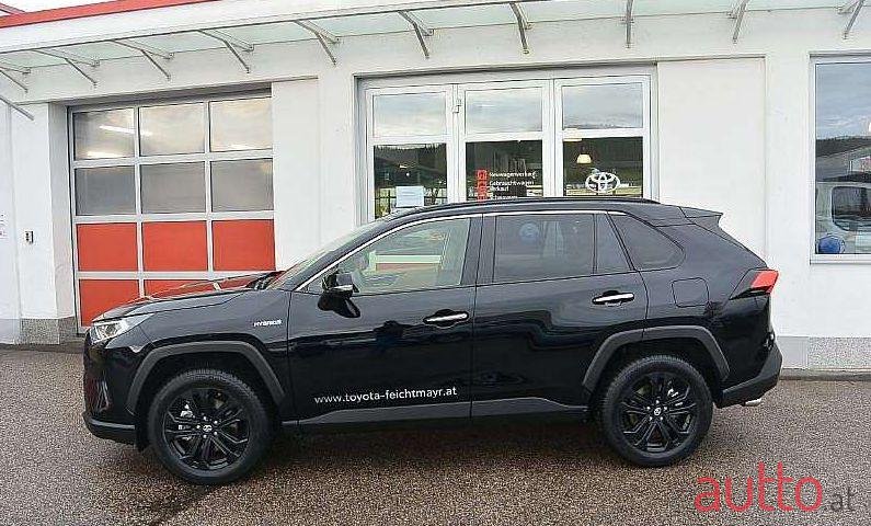 2020' Toyota RAV4 photo #1