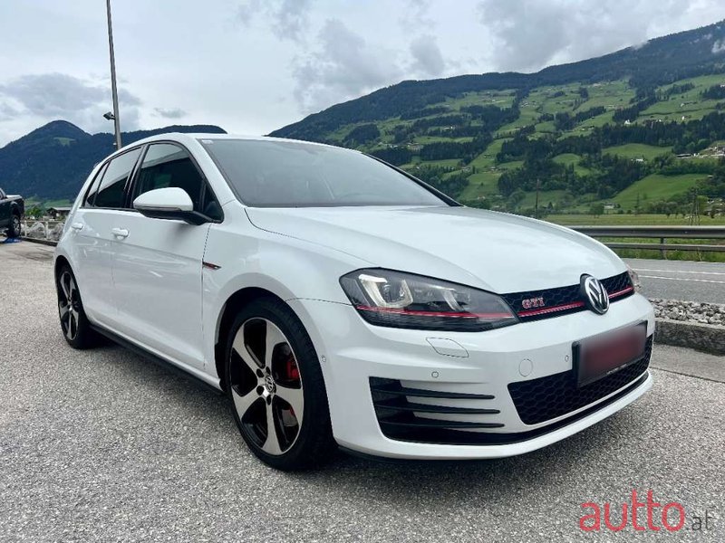 2016' Volkswagen Golf photo #3