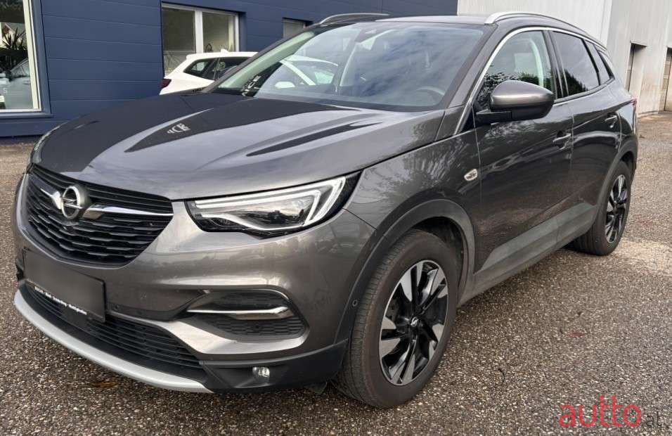 2018' Opel Grandland X photo #2
