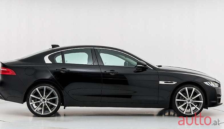 2018' Jaguar Xe photo #1