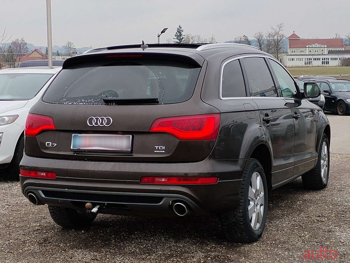 2011' Audi Q7 photo #4