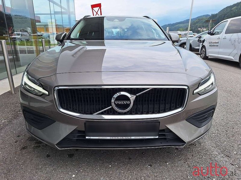 2020' Volvo V60 photo #6