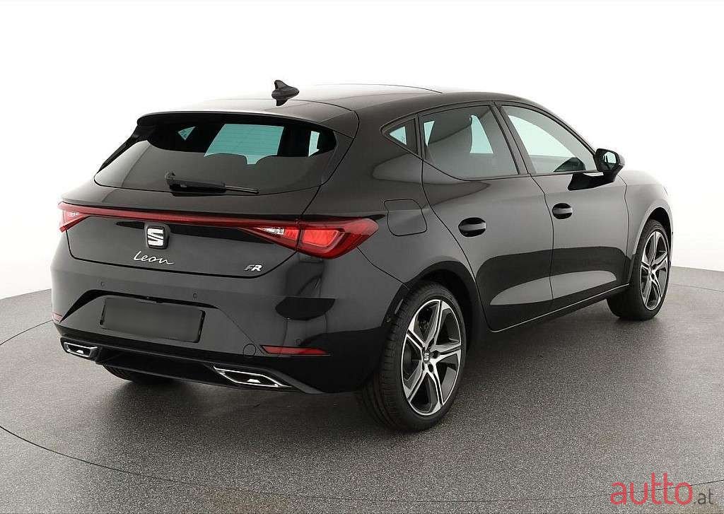 2024' SEAT Leon photo #2