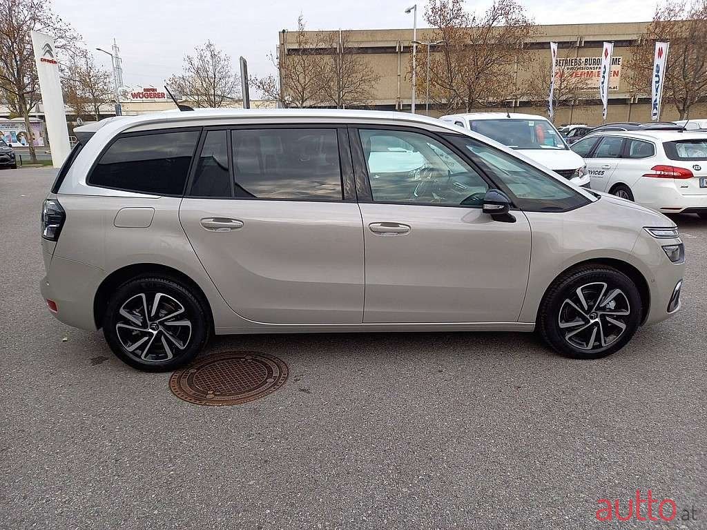 2022' Citroen C4 photo #4