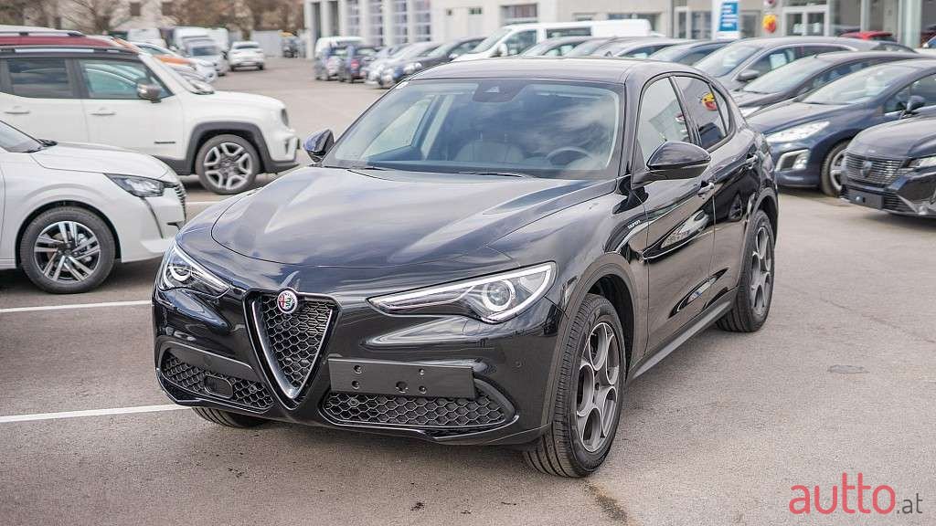 2021' Alfa Romeo Stelvio photo #2