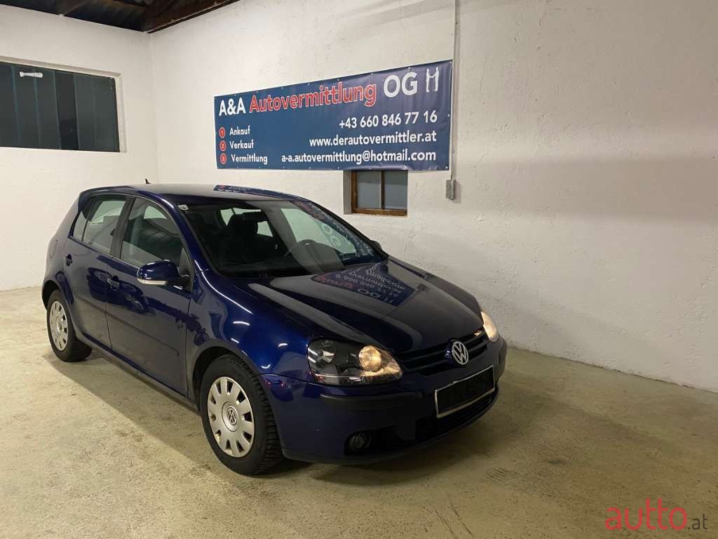 2004' Volkswagen Golf photo #1