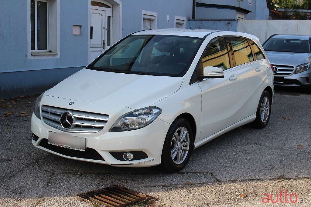 2014' Mercedes-Benz B-Klasse photo #3