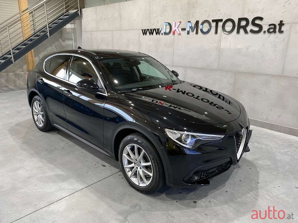 2017' Alfa Romeo Stelvio photo #2