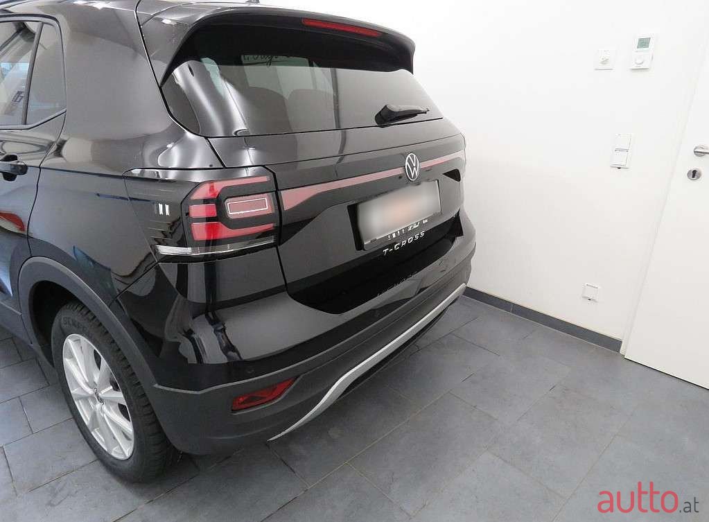 2023' Volkswagen T-Cross photo #3