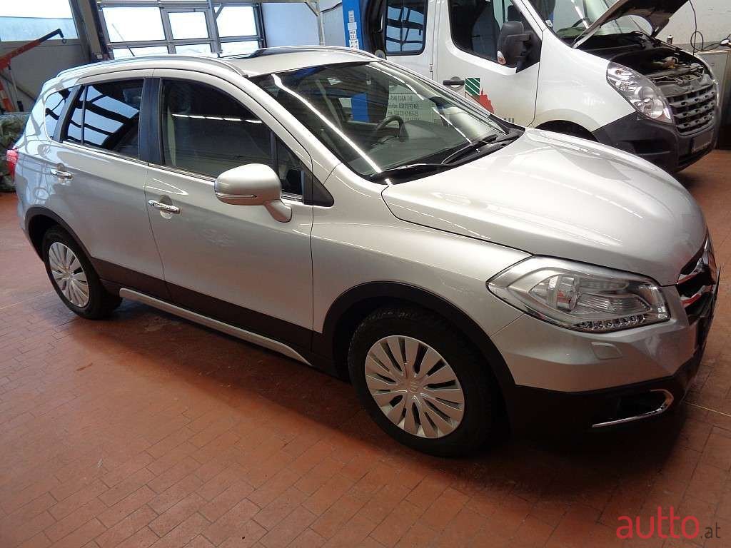 2017' Suzuki SX4 photo #2