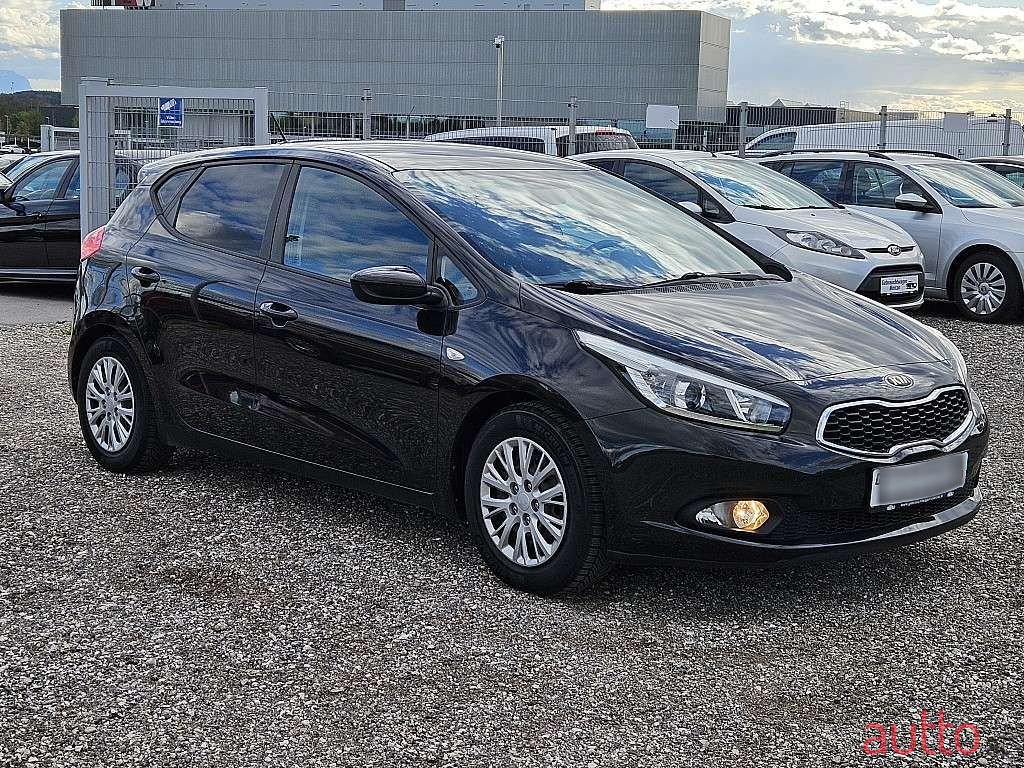 2013' Kia Ceed photo #3