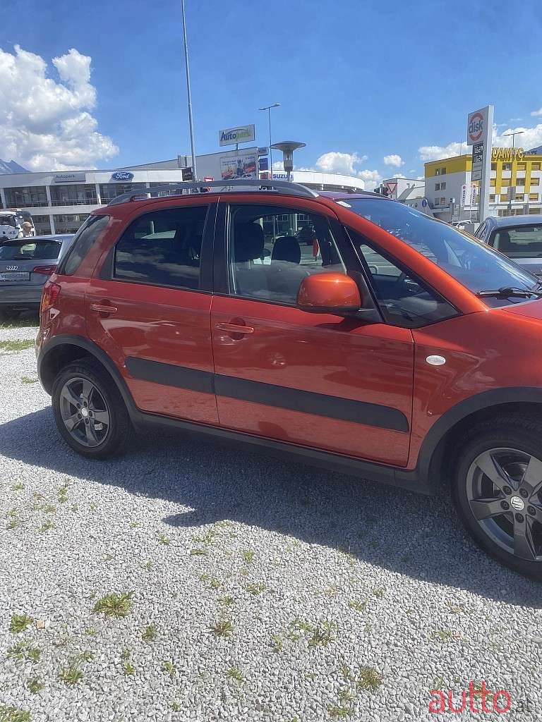 2010' Suzuki SX4 photo #4