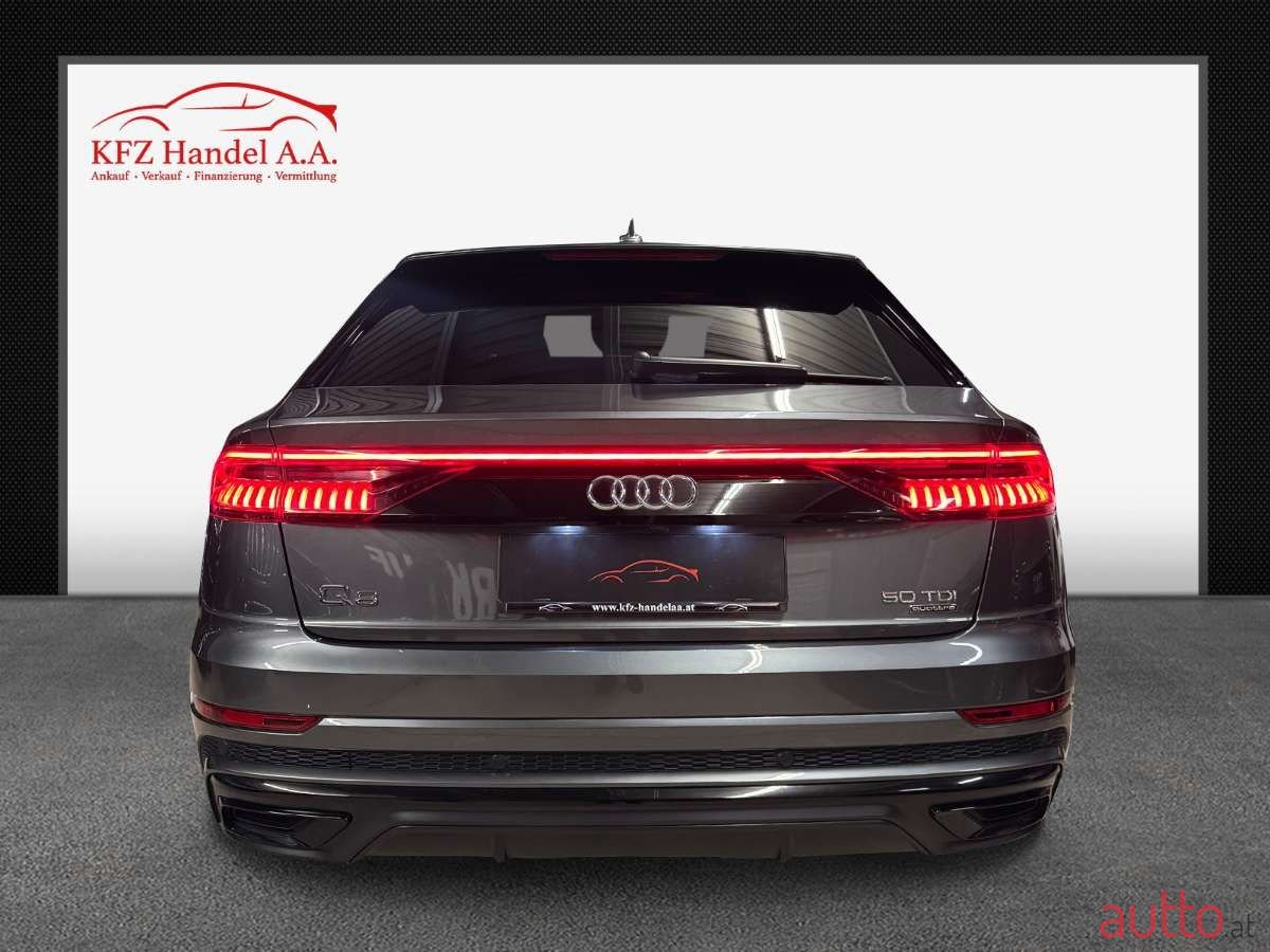 2019' Audi Q8 photo #6