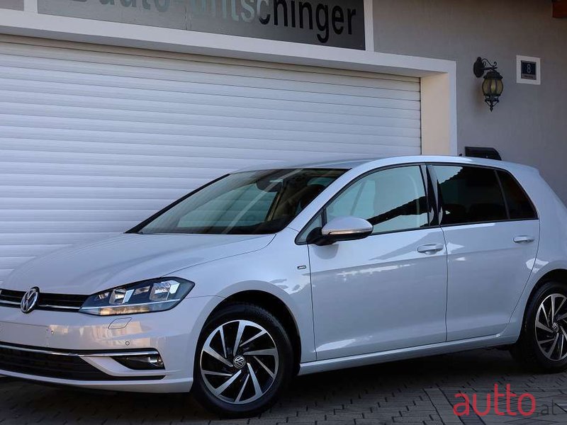 2018' Volkswagen Golf photo #1