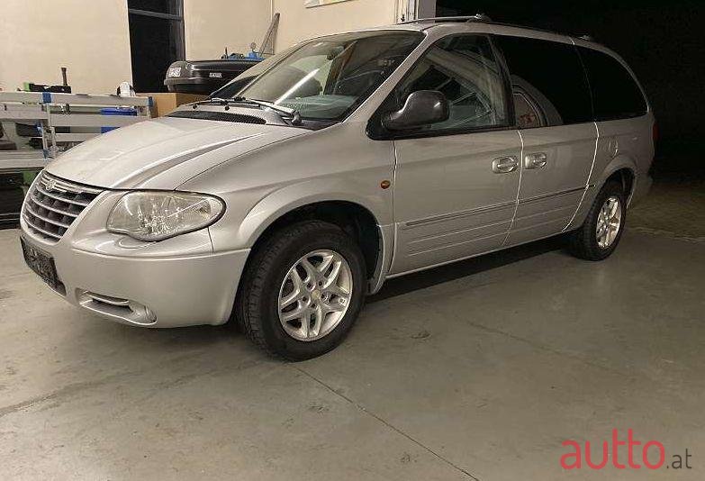 2006' Chrysler Voyager photo #1