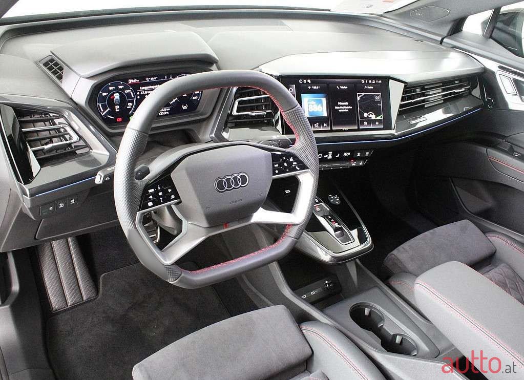 2023' Audi Q4 photo #6