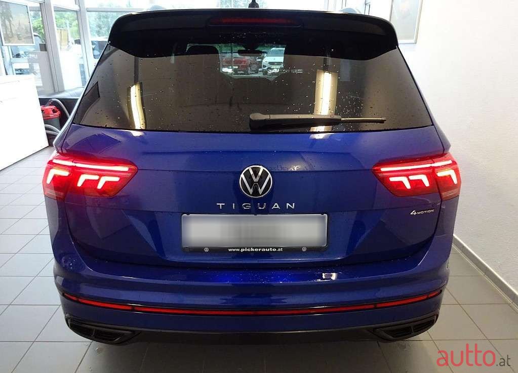 2023' Volkswagen Tiguan photo #4