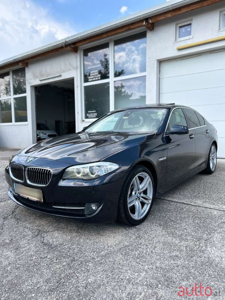 2013' BMW 5Er-Reihe photo #2