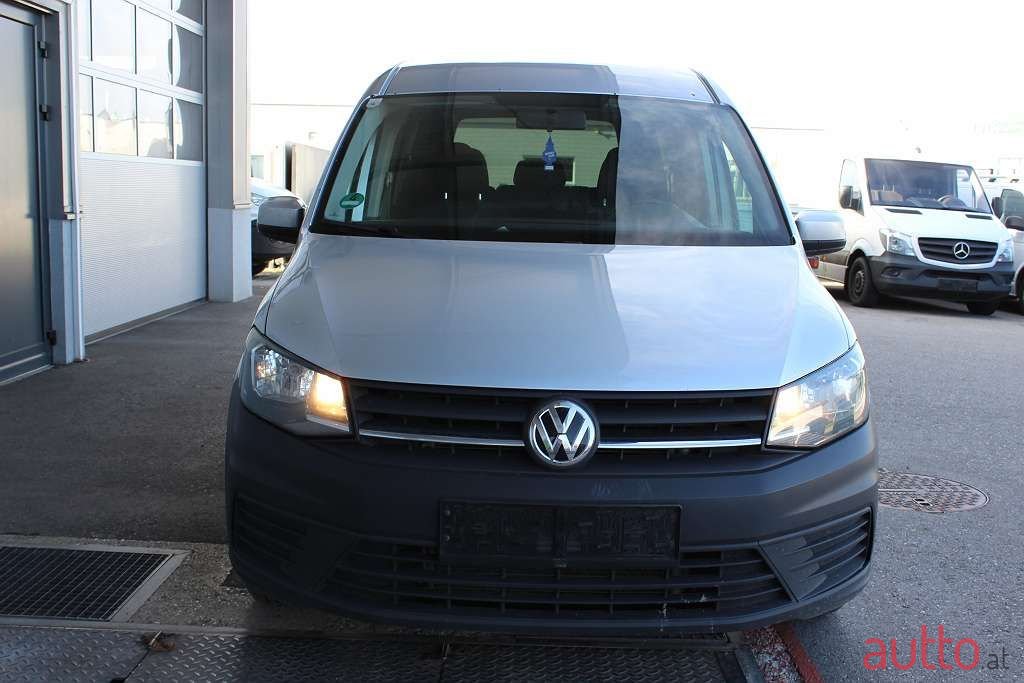 2017' Volkswagen Caddy photo #2