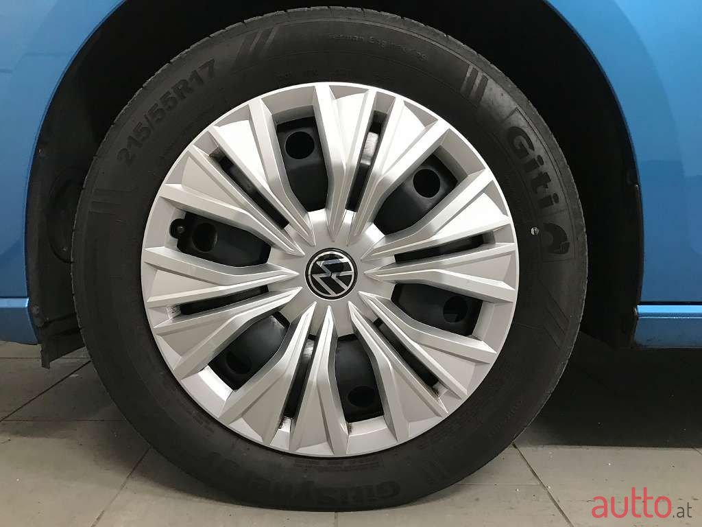 2022' Volkswagen Caddy photo #6