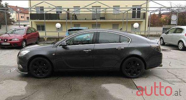 2009' Opel Insignia photo #1