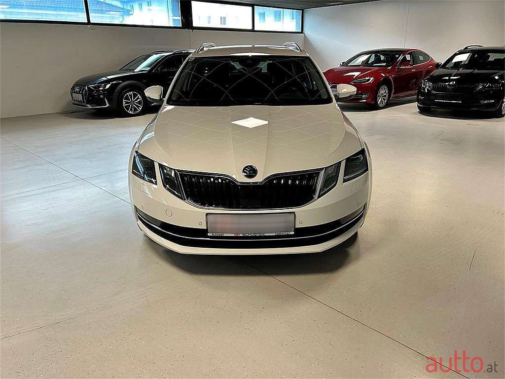 2019' Skoda Octavia photo #2